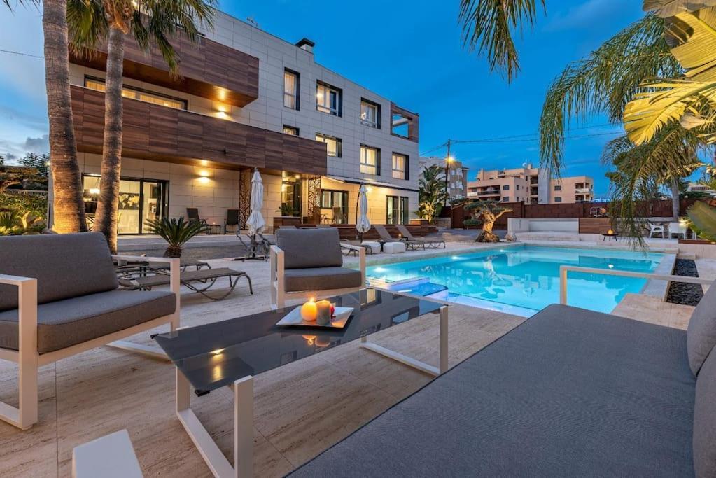 דירות Miami Playa 5 Stelle Piscina, Jacuzzi, Wifi - 2 Min Dal Mare מראה חיצוני תמונה
