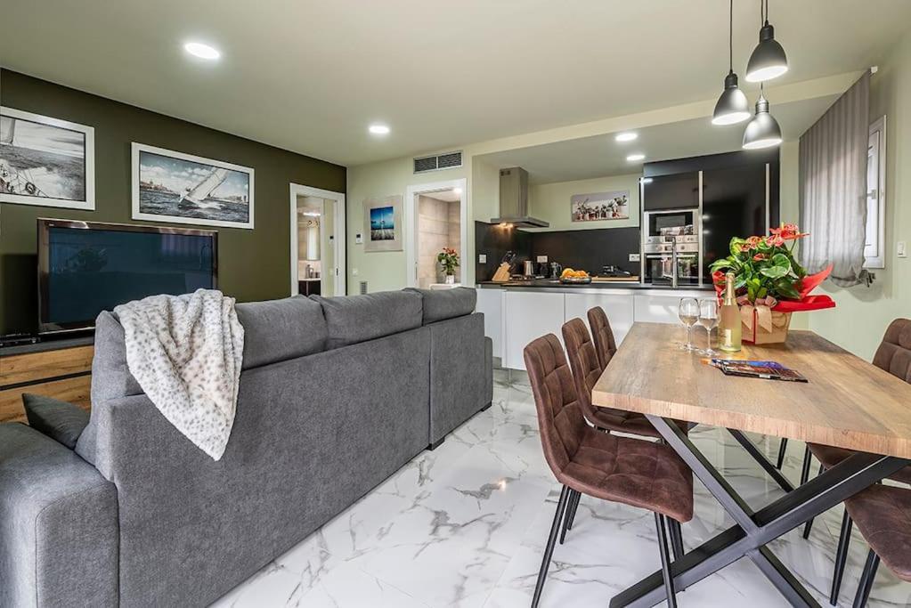 דירות Miami Playa 5 Stelle Piscina, Jacuzzi, Wifi - 2 Min Dal Mare מראה חיצוני תמונה