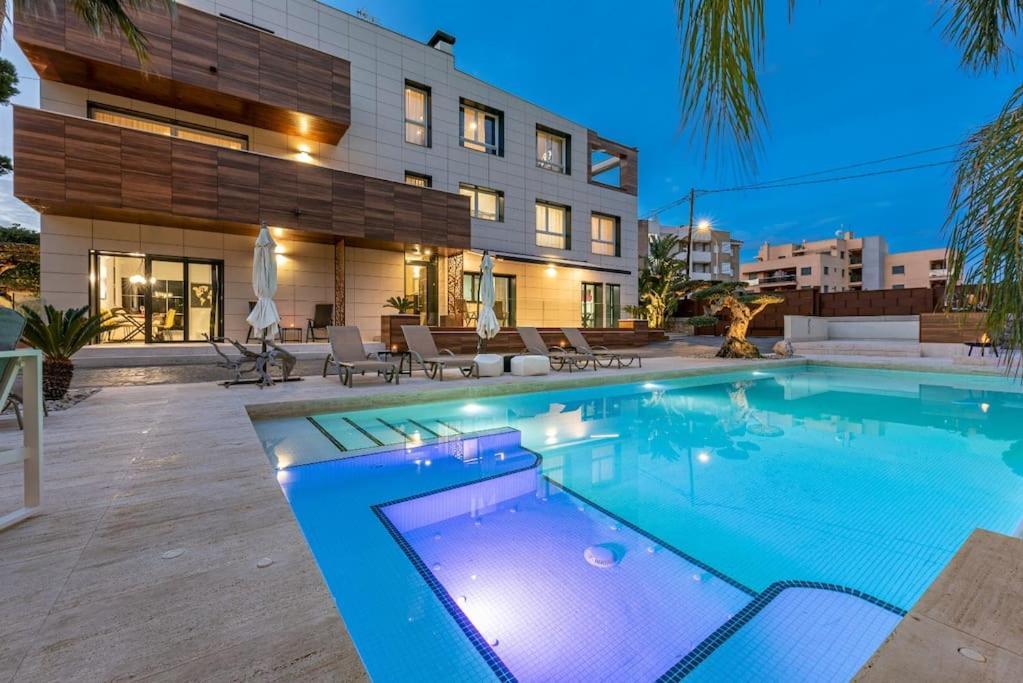 דירות Miami Playa 5 Stelle Piscina, Jacuzzi, Wifi - 2 Min Dal Mare מראה חיצוני תמונה